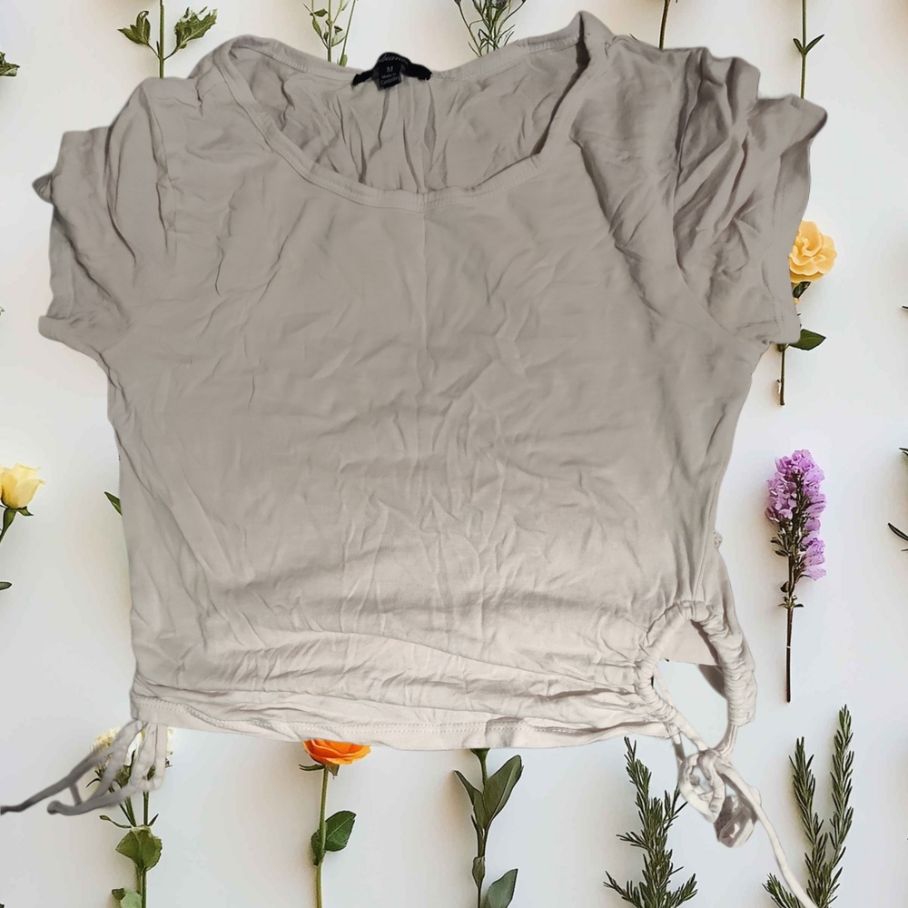Slightly Cropped White Tshirt.